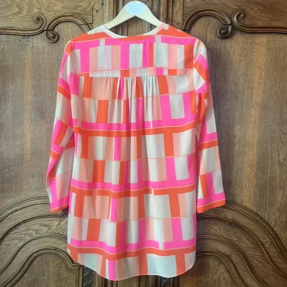 100 % silk blouse bright coral color excellent high low hem 3/4 length sleeve - Picture 6 of 10